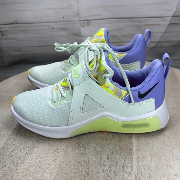 Nike Air Max Bella TR 5 Womens Sneakers Size 6 Barely Green Light Thistle White - Picture 2 of 12